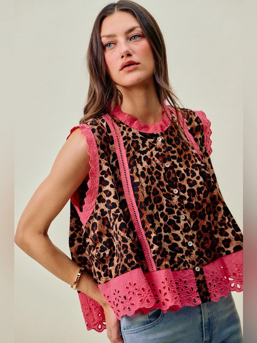 🐆 SO ME Leopard Print Pleated Sleeveless Blouse w/ Pink Lace Trim🛍️ - Picture 7 of 8